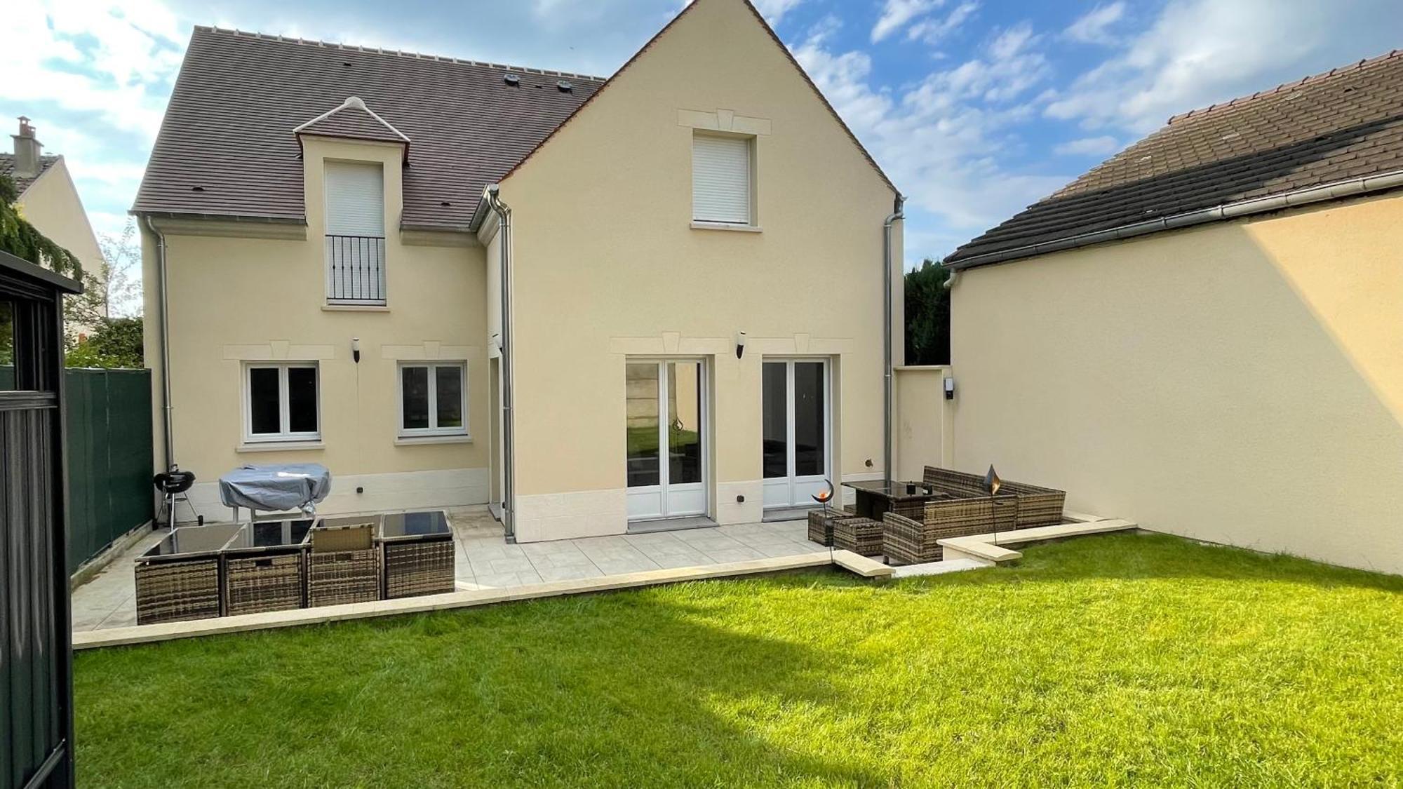 Chambre Serenite Dans Maison Au Calme Compiegne Luaran gambar