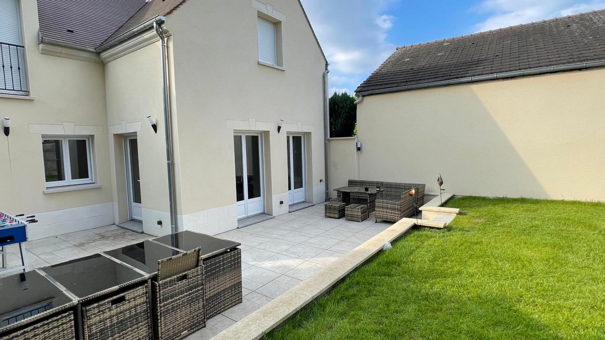 Chambre Serenite Dans Maison Au Calme Compiegne Luaran gambar